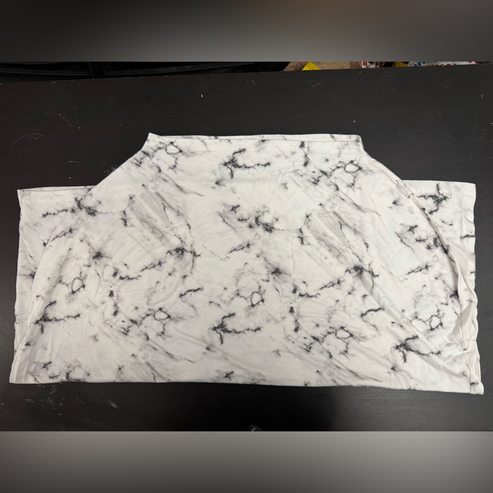 Cooper Pearl marble nursing cover